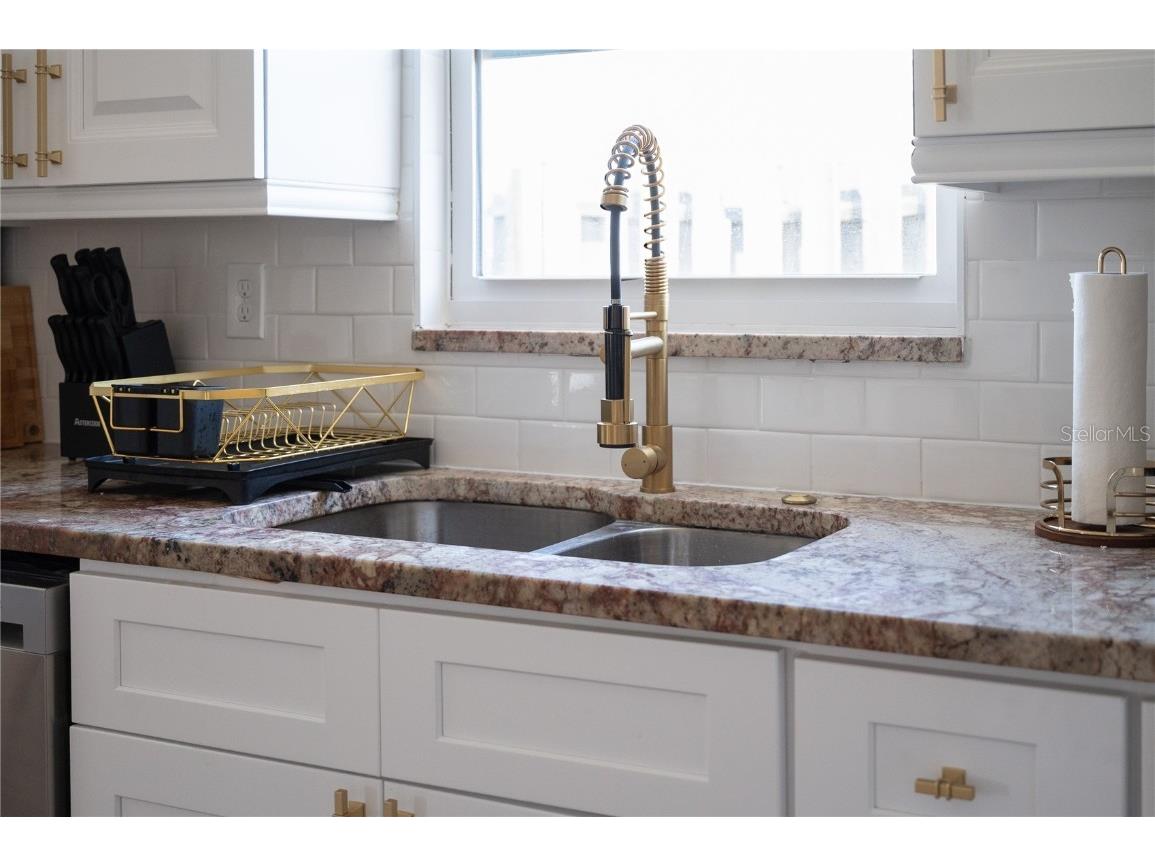 1897 Dolphin Boulevard S Saint Petersburg FL 33707 TB8454515 image8