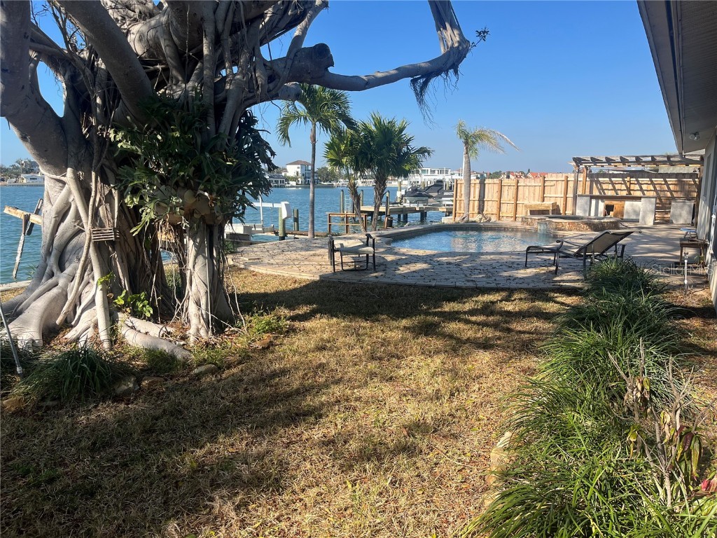 1898 Dolphin Boulevard S Saint Petersburg FL 33707 - BOCA CIEGA BAY TB8449311 image6