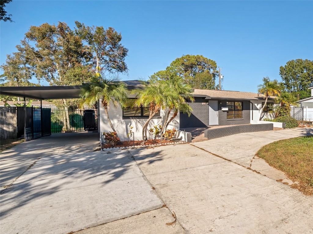 1899 66th Avenue N Saint Petersburg FL 33702 TB8452472 image1