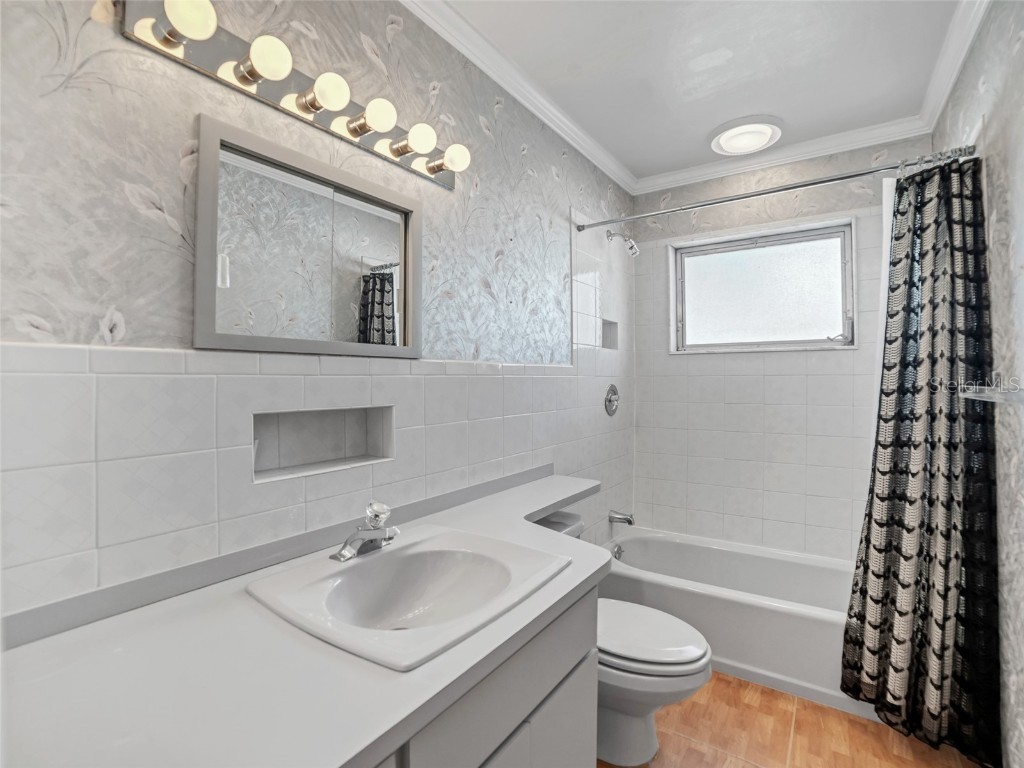 1899 66th Avenue N Saint Petersburg FL 33702 TB8452472 image15