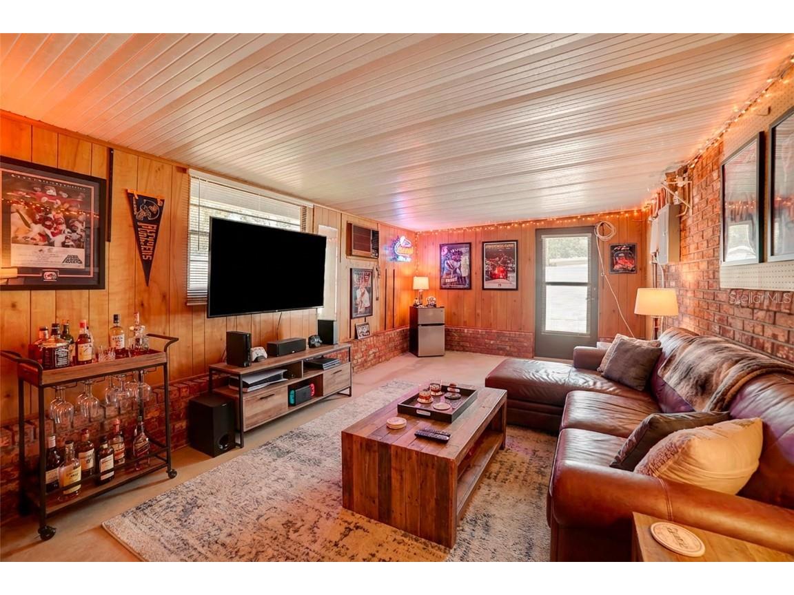 1899 66th Avenue N Saint Petersburg FL 33702 TB8452472 image20