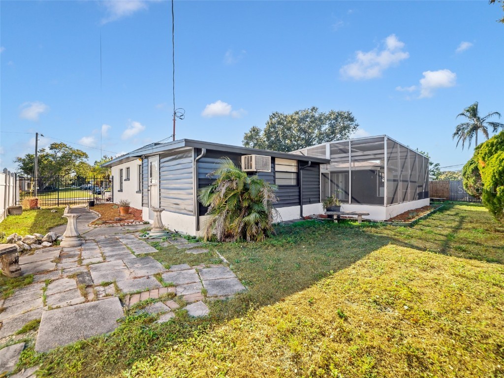 1899 66th Avenue N Saint Petersburg FL 33702 TB8452472 image23