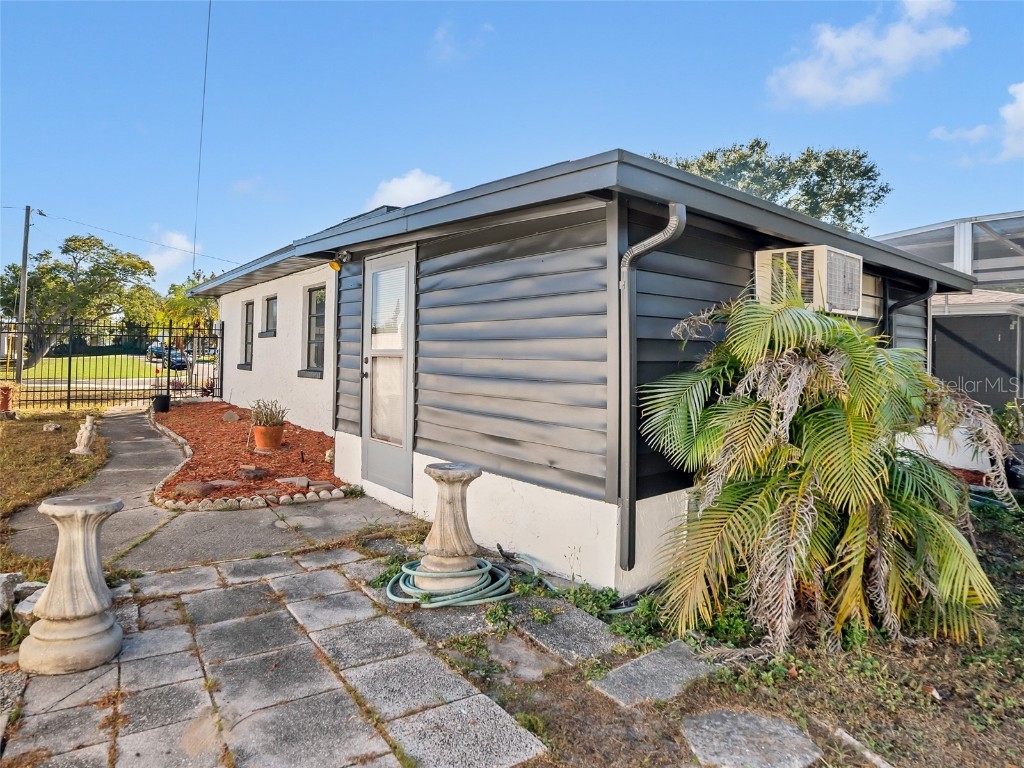 1899 66th Avenue N Saint Petersburg FL 33702 TB8452472 image24