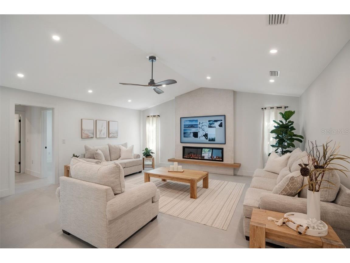 1899 Buccaneer Circle Sarasota FL 34231 A4629706 image25