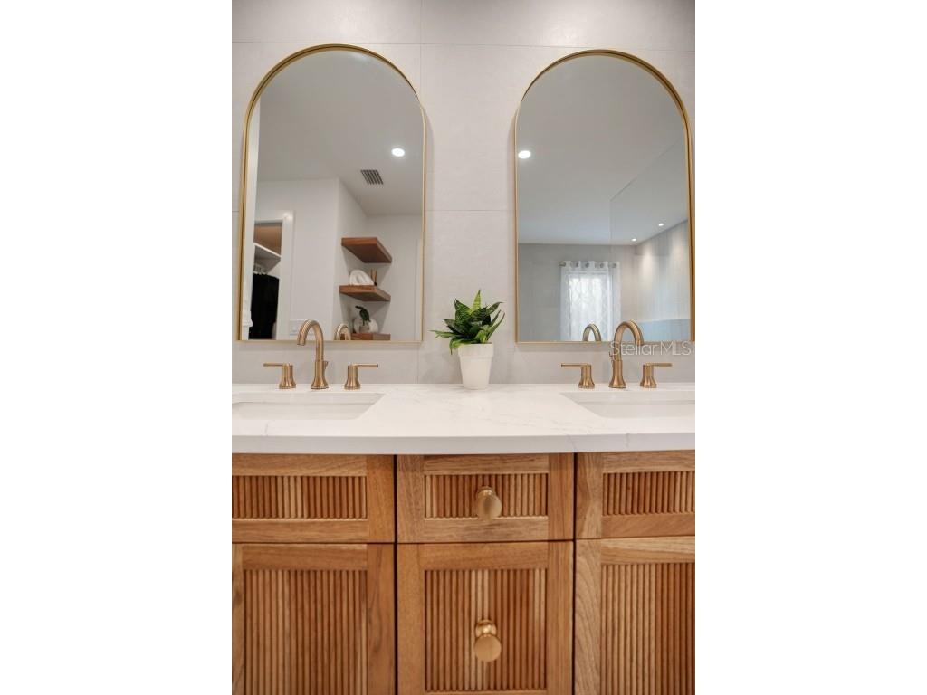 1899 Buccaneer Circle Sarasota FL 34231 A4629706 image38