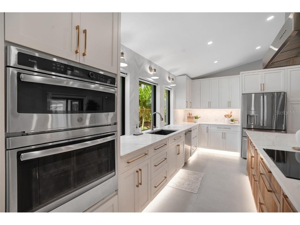 1899 Buccaneer Circle Sarasota FL 34231 A4629706 image8