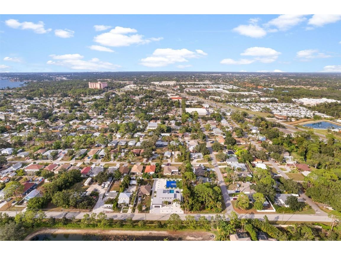 1899 Vamo Way Sarasota FL 34231 A4659122 image40