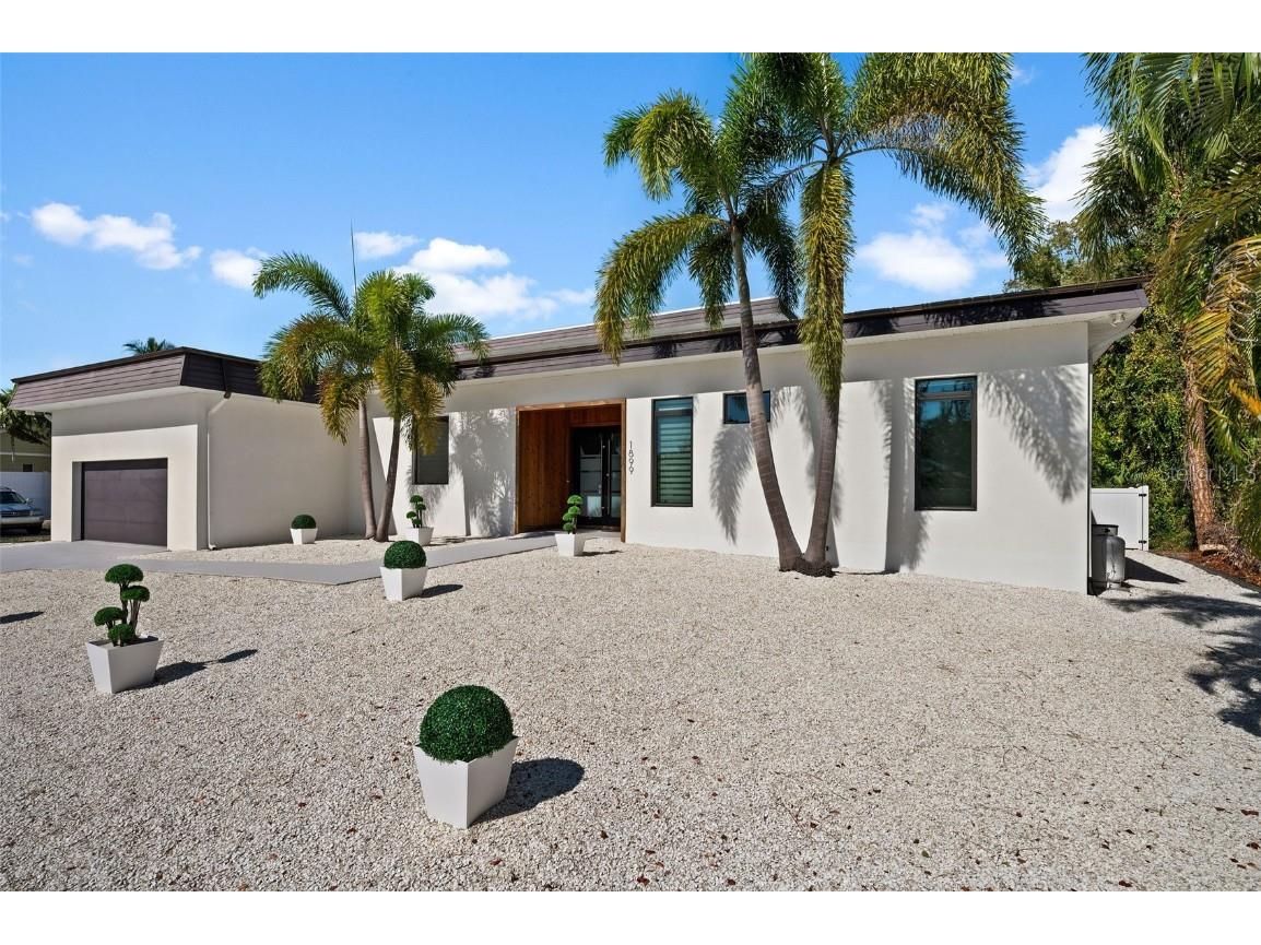 1899 Vamo Way Sarasota FL 34231 A4664293 image1
