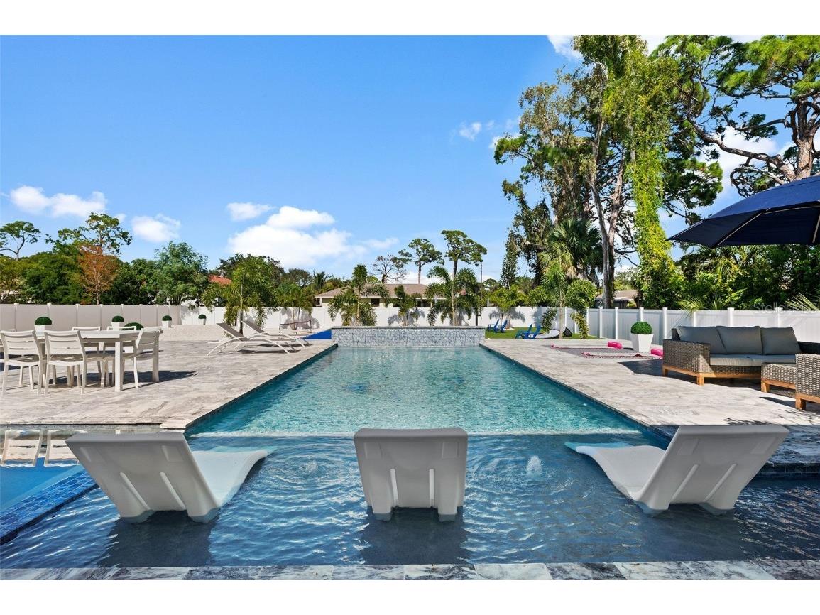 1899 Vamo Way Sarasota FL 34231 A4664293 image2