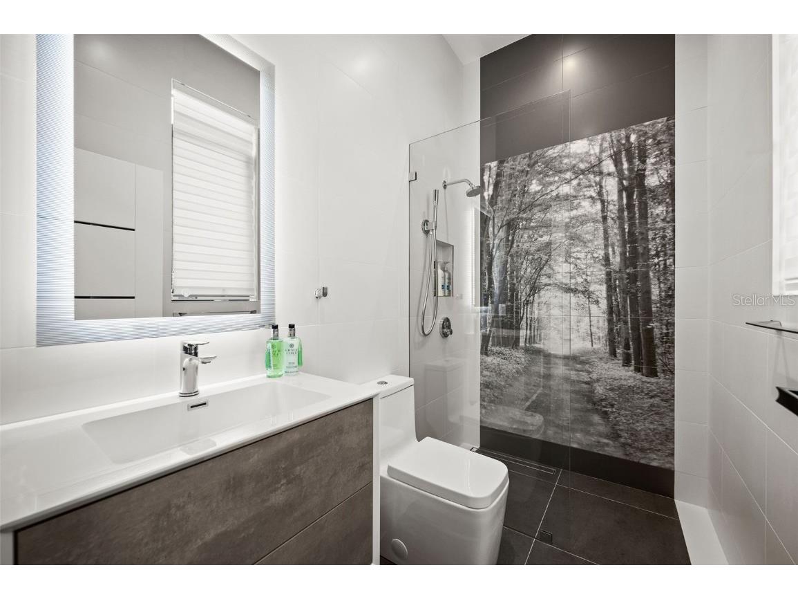 1899 Vamo Way Sarasota FL 34231 A4664293 image37