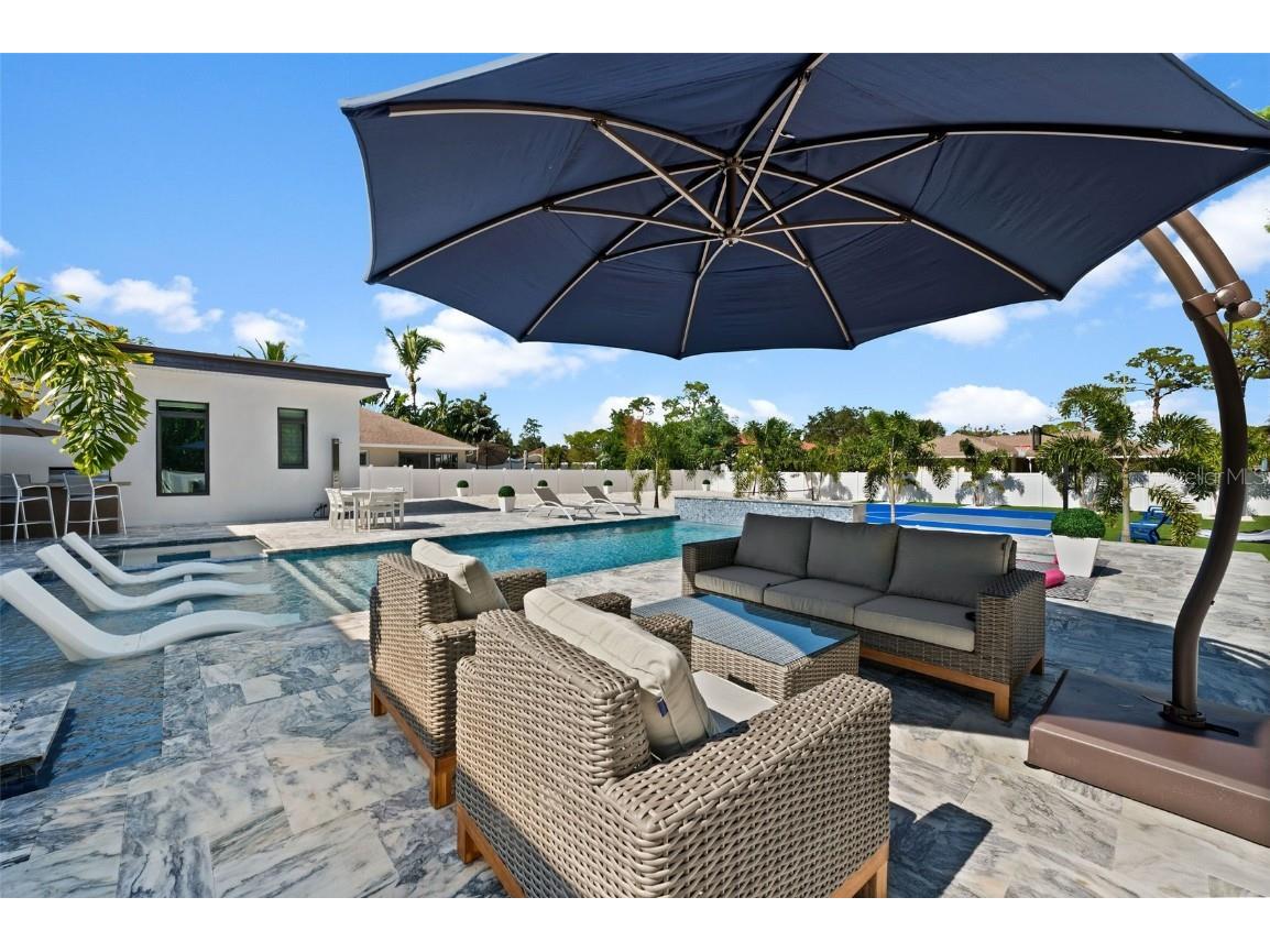 1899 Vamo Way Sarasota FL 34231 A4664293 image41