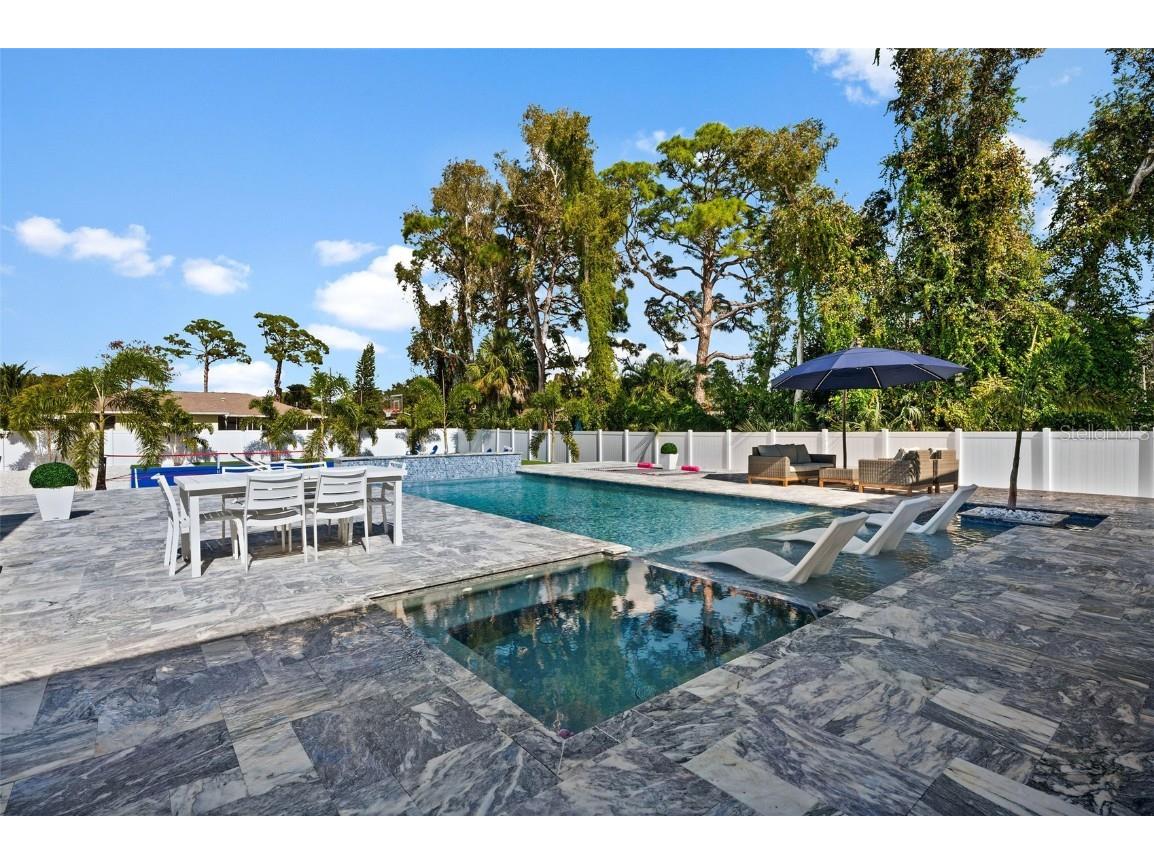 1899 Vamo Way Sarasota FL 34231 A4664293 image44