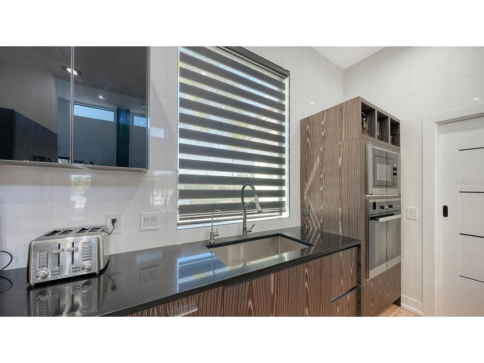 1899 Vamo Way Sarasota FL 34231 A4695686 image11
