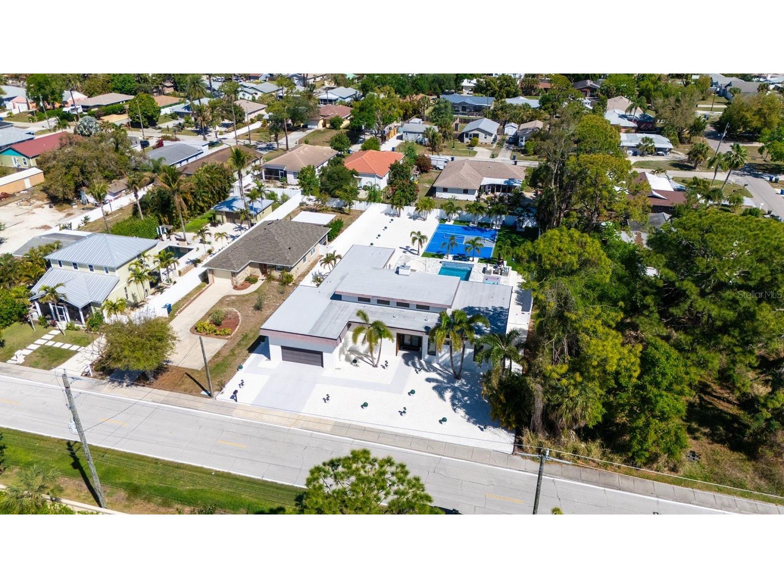 1899 Vamo Way Sarasota FL 34231 A4695686 image58