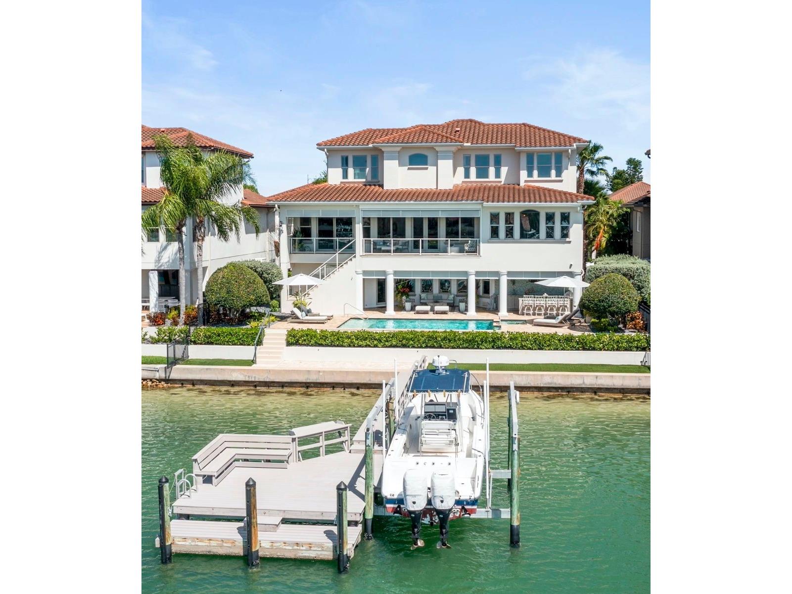 19 Bayfront Court S Saint Petersburg FL 33711 - MAXIMO CHANNEL TB8486101 image1