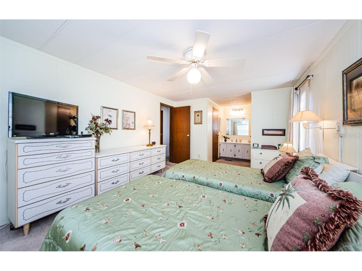 19 Drury Lane Tarpon Springs FL 34689 TB8355393 image32