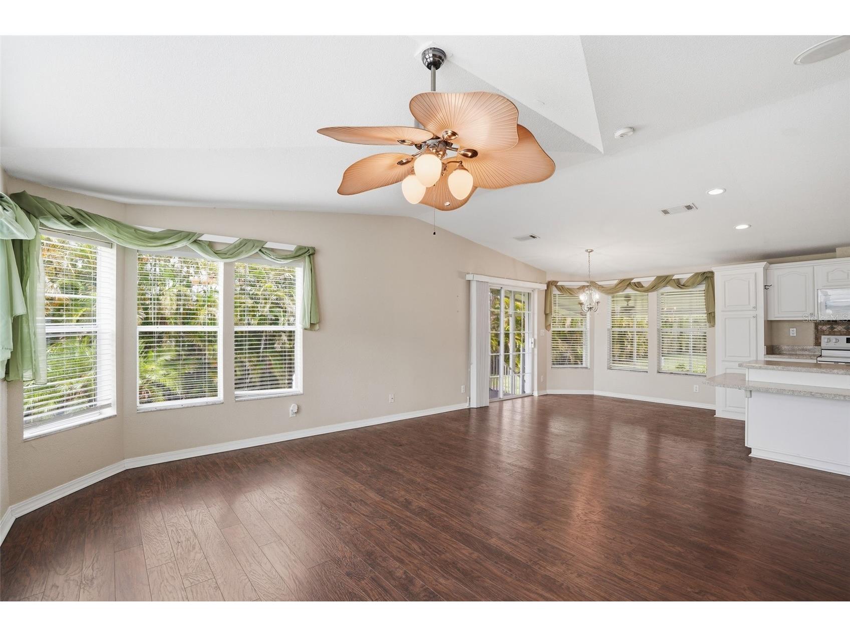 19 Holland Drive Punta Gorda FL 33950 C7526352 image11