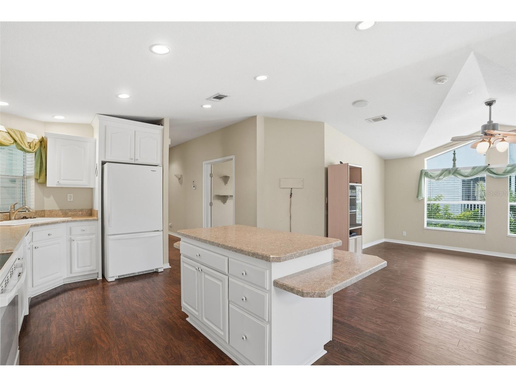 19 Holland Drive Punta Gorda FL 33950 C7526352 image7