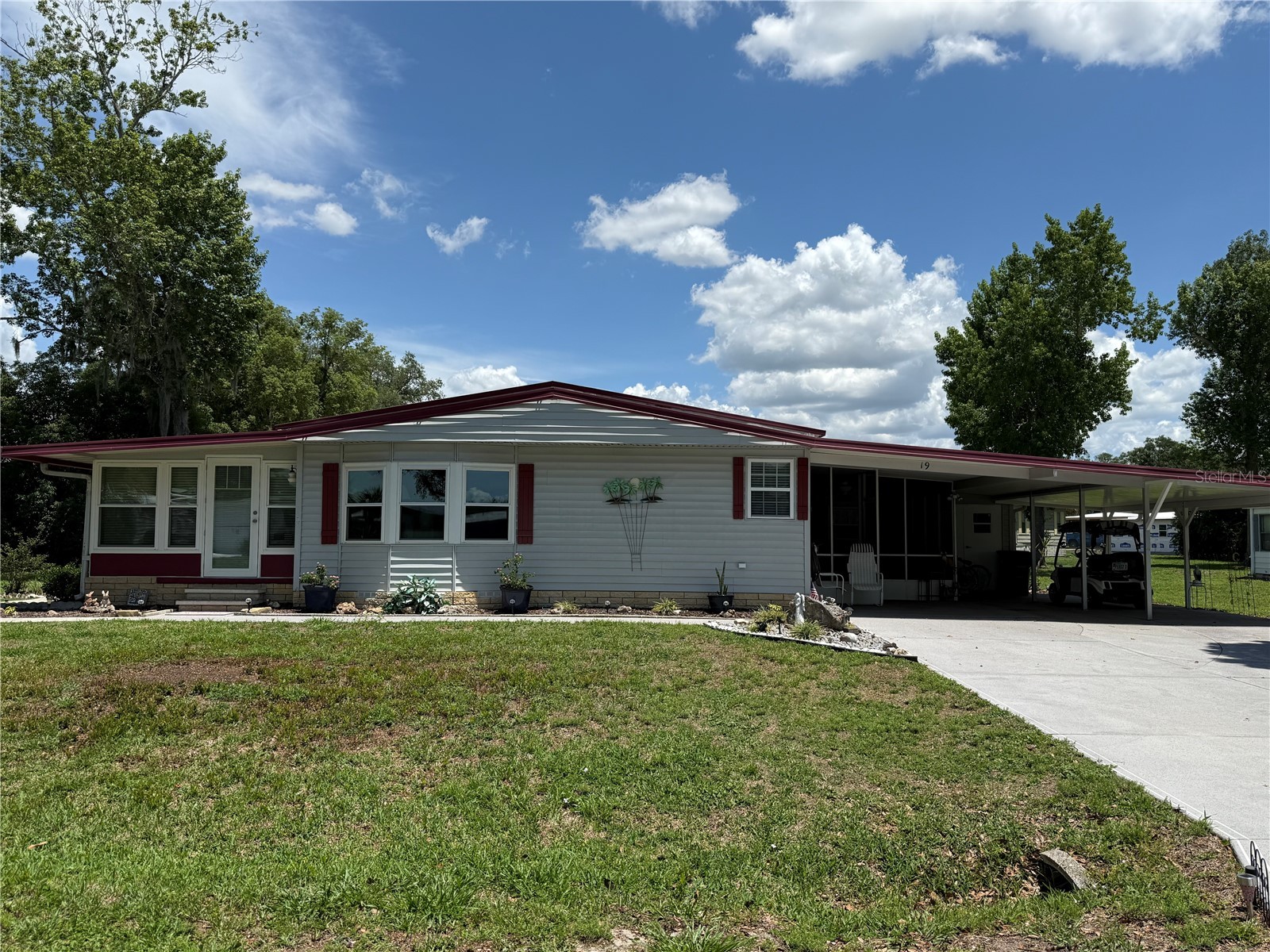 19 Magnolia Lane Wildwood FL 34785 - LAKE OKAHUMPKA G5112845 image1
