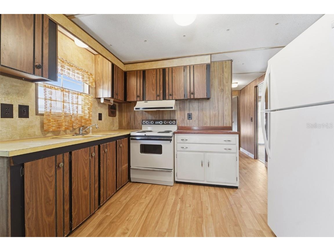 19 Mary Bell Landing Road Sebring FL 33876 - CANAL TO LAKE ISTOKPOGA TB8450499 image4