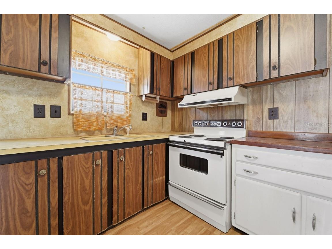 19 Mary Bell Landing Road Sebring FL 33876 - CANAL TO LAKE ISTOKPOGA TB8450499 image5