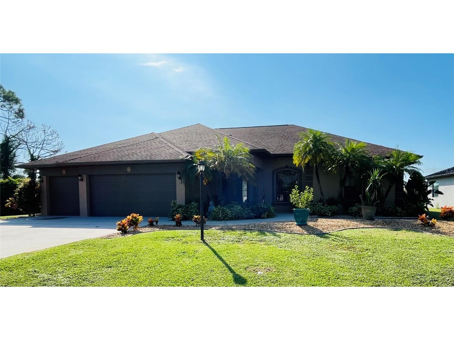 19 Medalist Way Rotonda West FL 33947 D6143286 image1