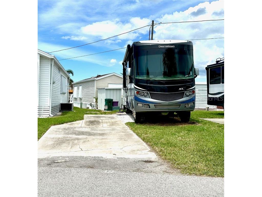 19 Montego Drive Palmetto FL 34221 A4577932 image1