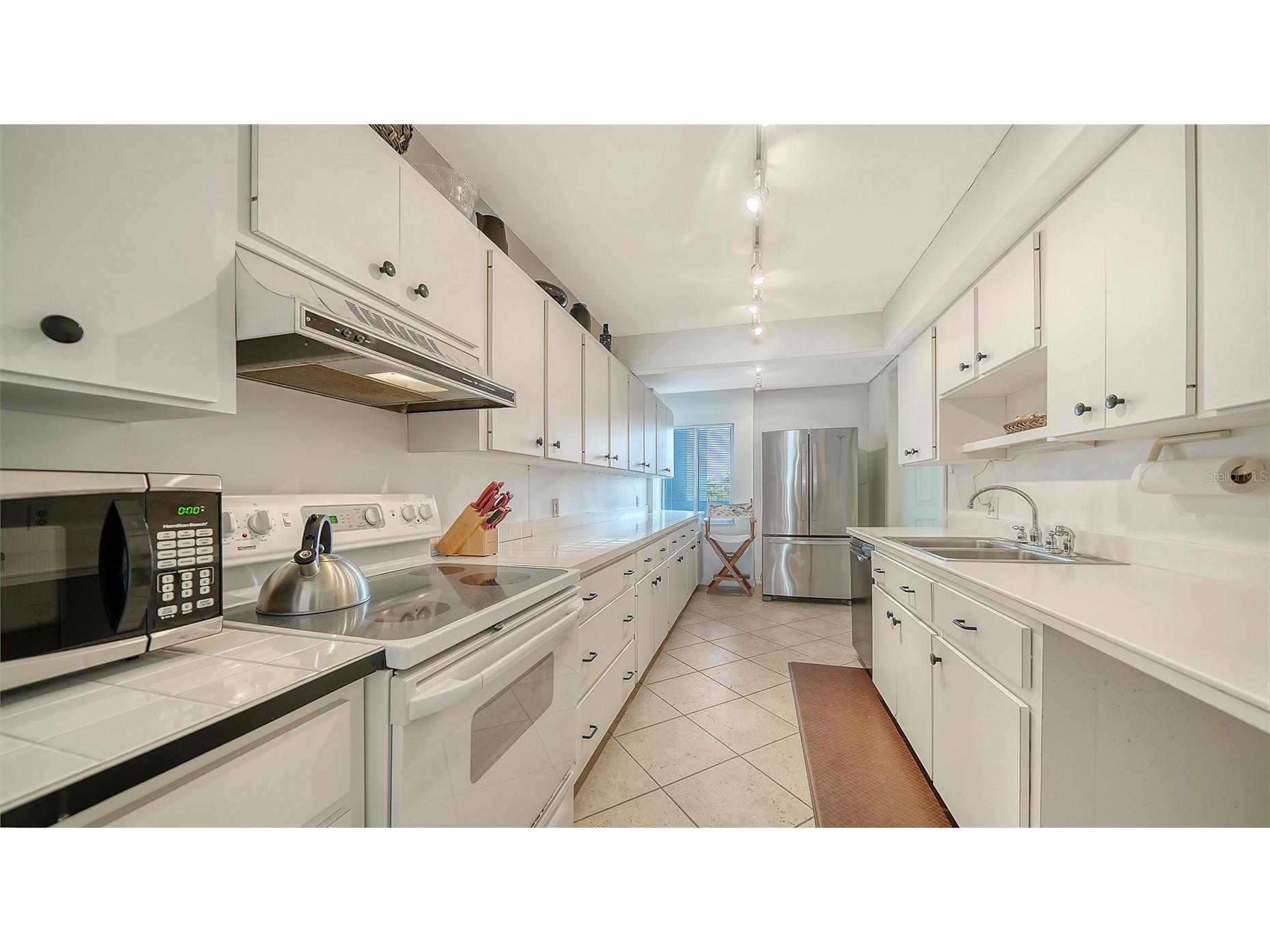 19 Whispering Sands Drive #204 Sarasota FL 34242 - GULF OF AMERICA A4681694 image25