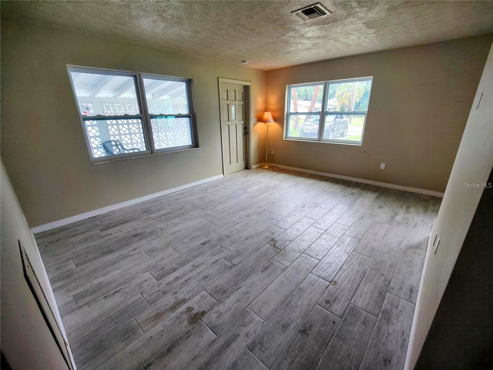 190 Danforth Drive Punta Gorda FL 33980 C7522717 image2