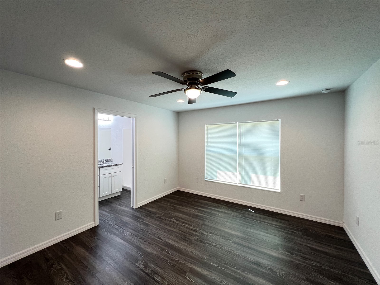 190 Fisher Way Ocklawaha FL 32179 O6419624 image10