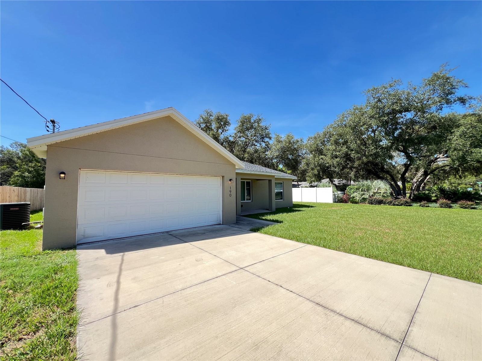 190 Fisher Way Ocklawaha FL 32179 O6419624 image2