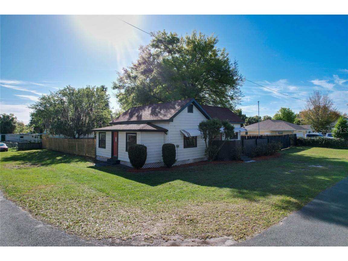 190 Grandview Avenue Umatilla FL 32784 G5079512 image1