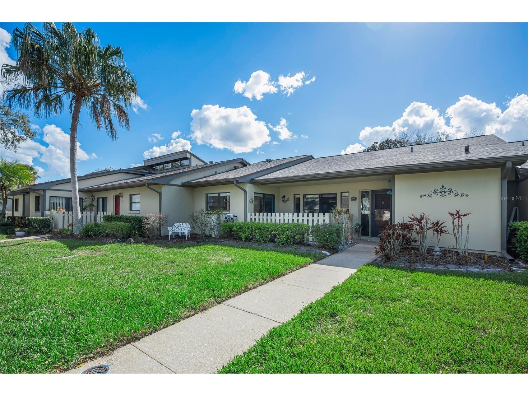 190 James Court Oldsmar FL 34677 TB8483579 image1
