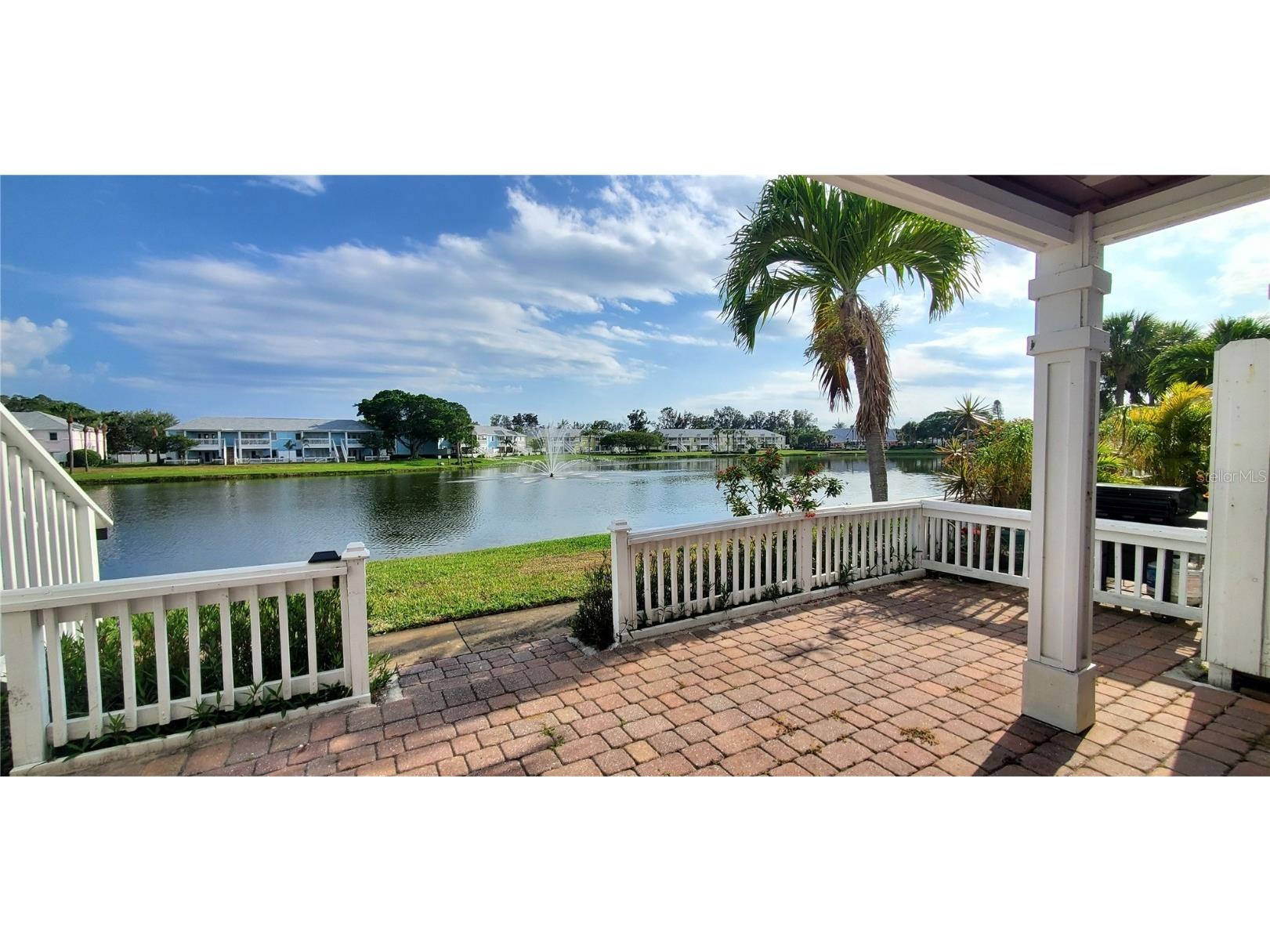 190 Pompano Drive SE #B Saint Petersburg FL 33705 U8157467 image1