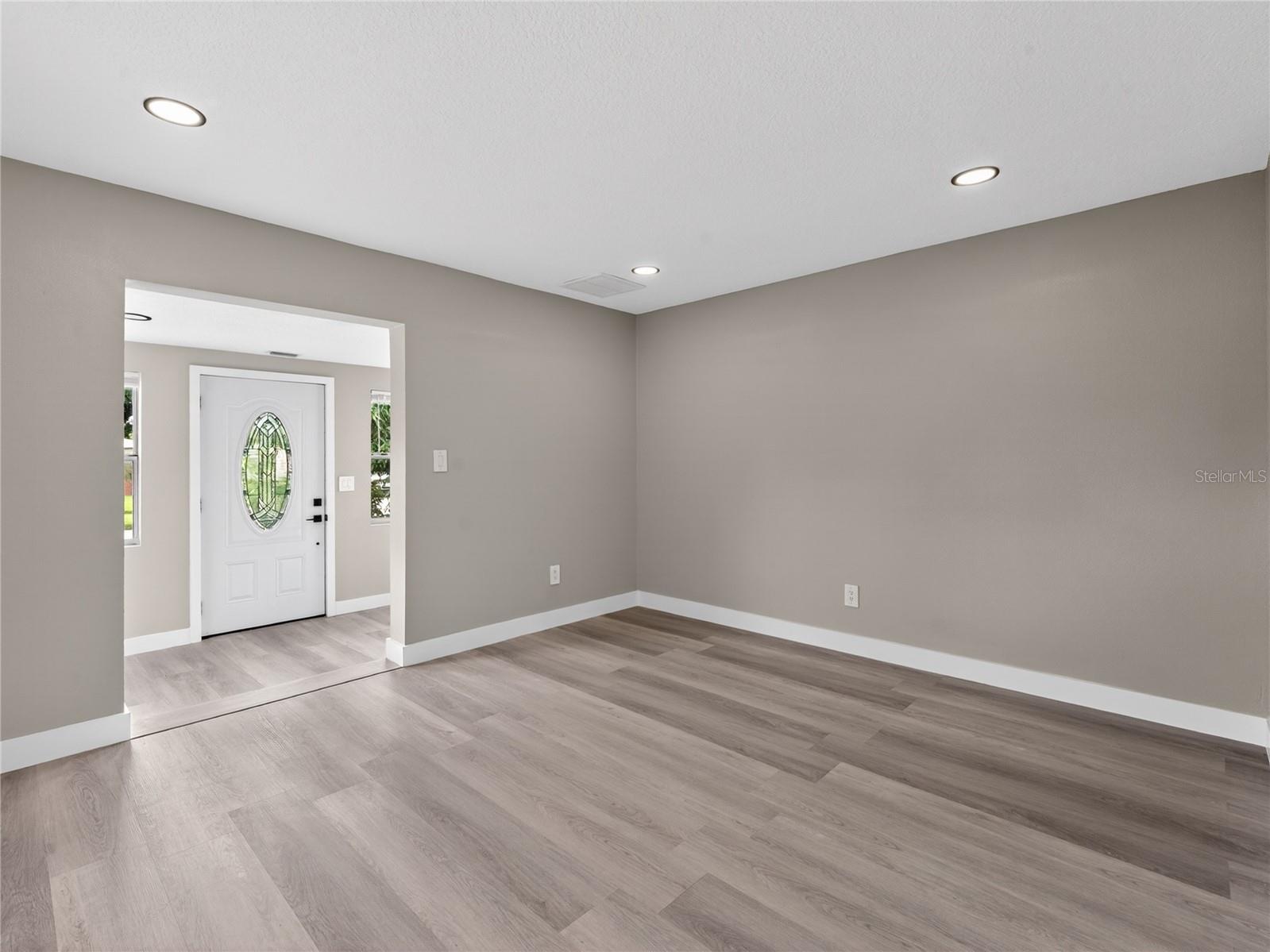1900 25th Street S Saint Petersburg FL 33712 TB8512888 image2