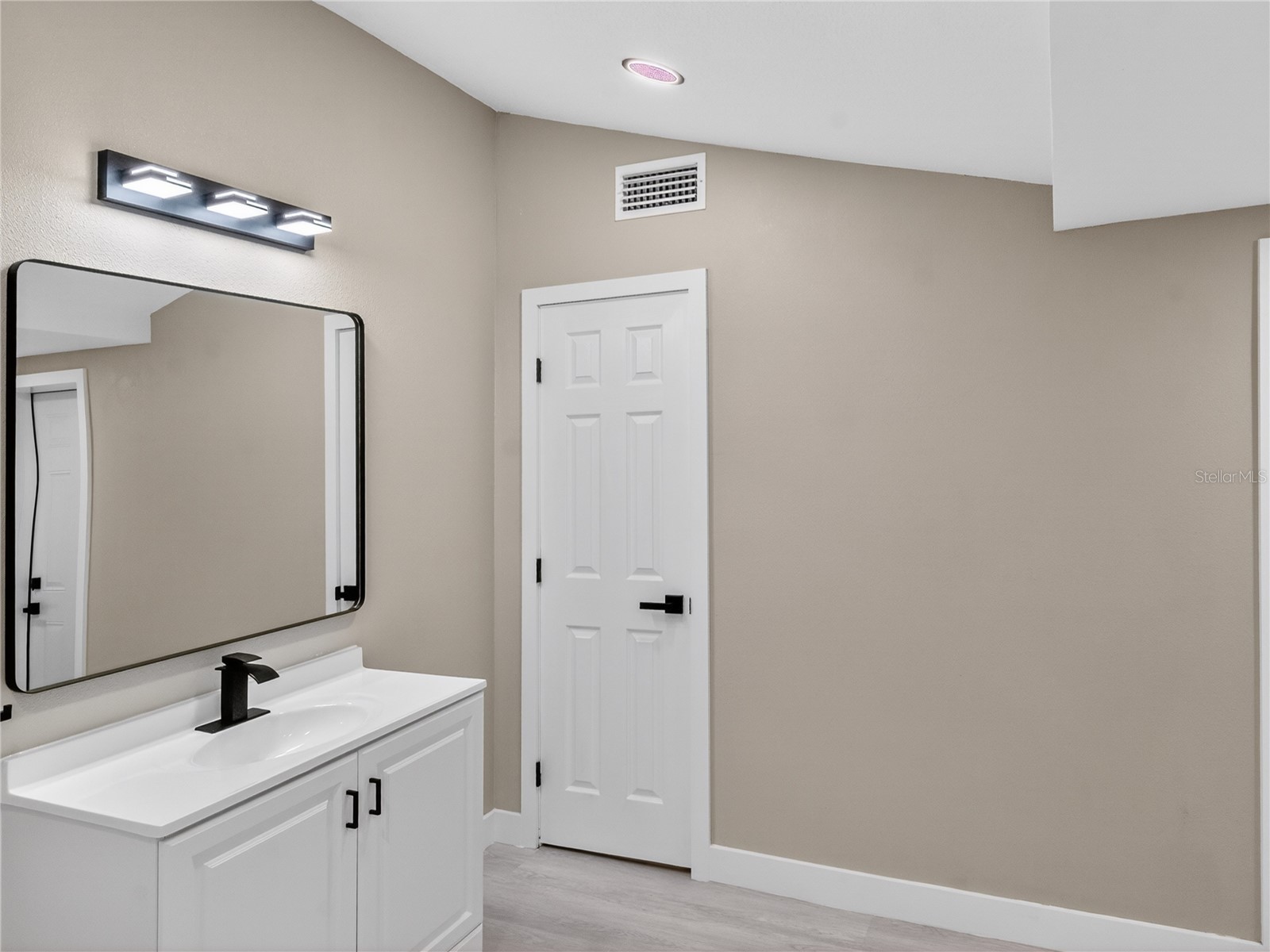 1900 25th Street S Saint Petersburg FL 33712 TB8512888 image29