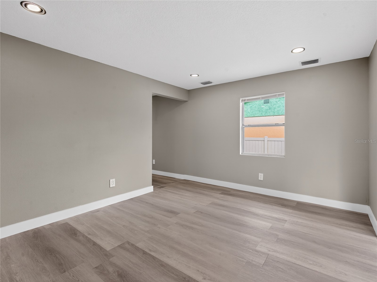 1900 25th Street S Saint Petersburg FL 33712 TB8512888 image3