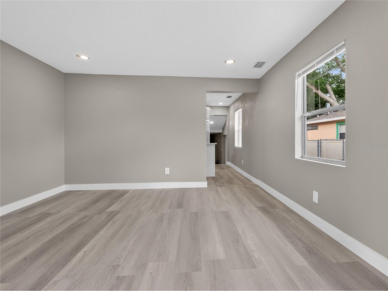 1900 25th Street S Saint Petersburg FL 33712 TB8512888 image4
