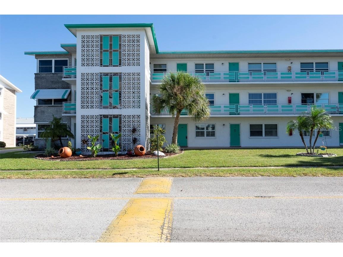 1900 59th Avenue N #102 Saint Petersburg FL 33714 TB8324908 image1