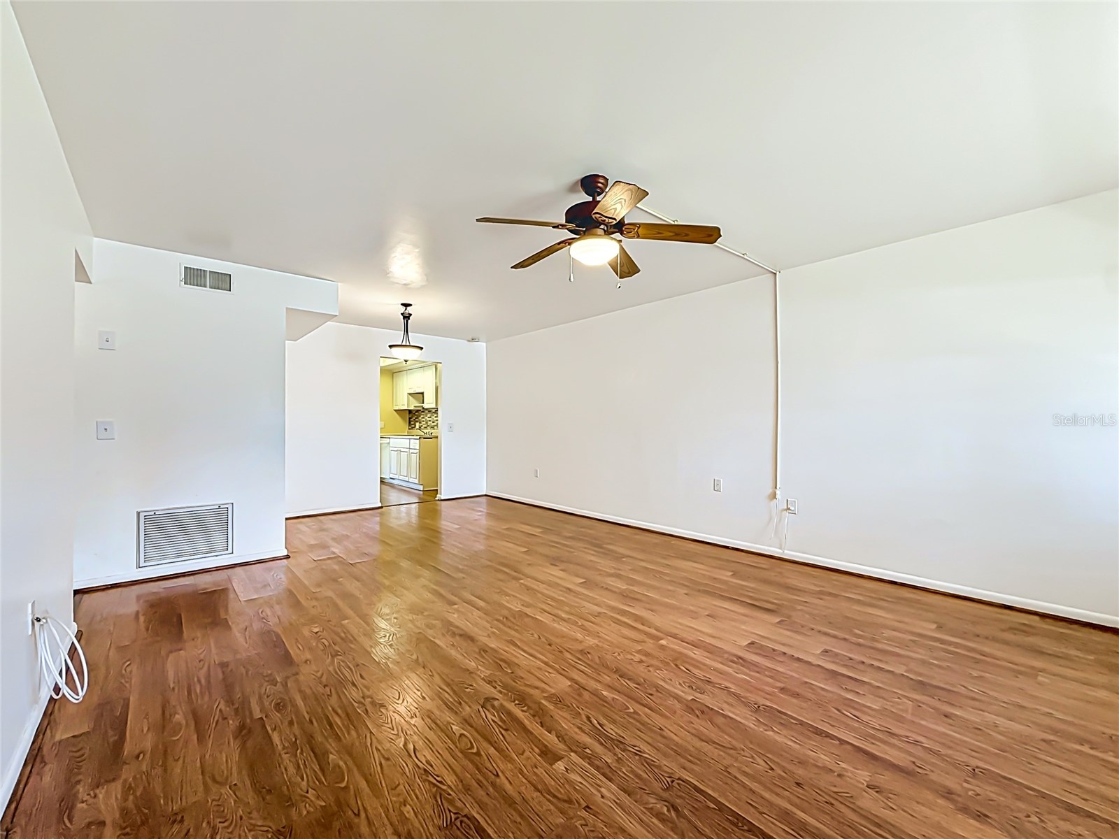 1900 59th Avenue N #106 Saint Petersburg FL 33714 TB8505736 image3