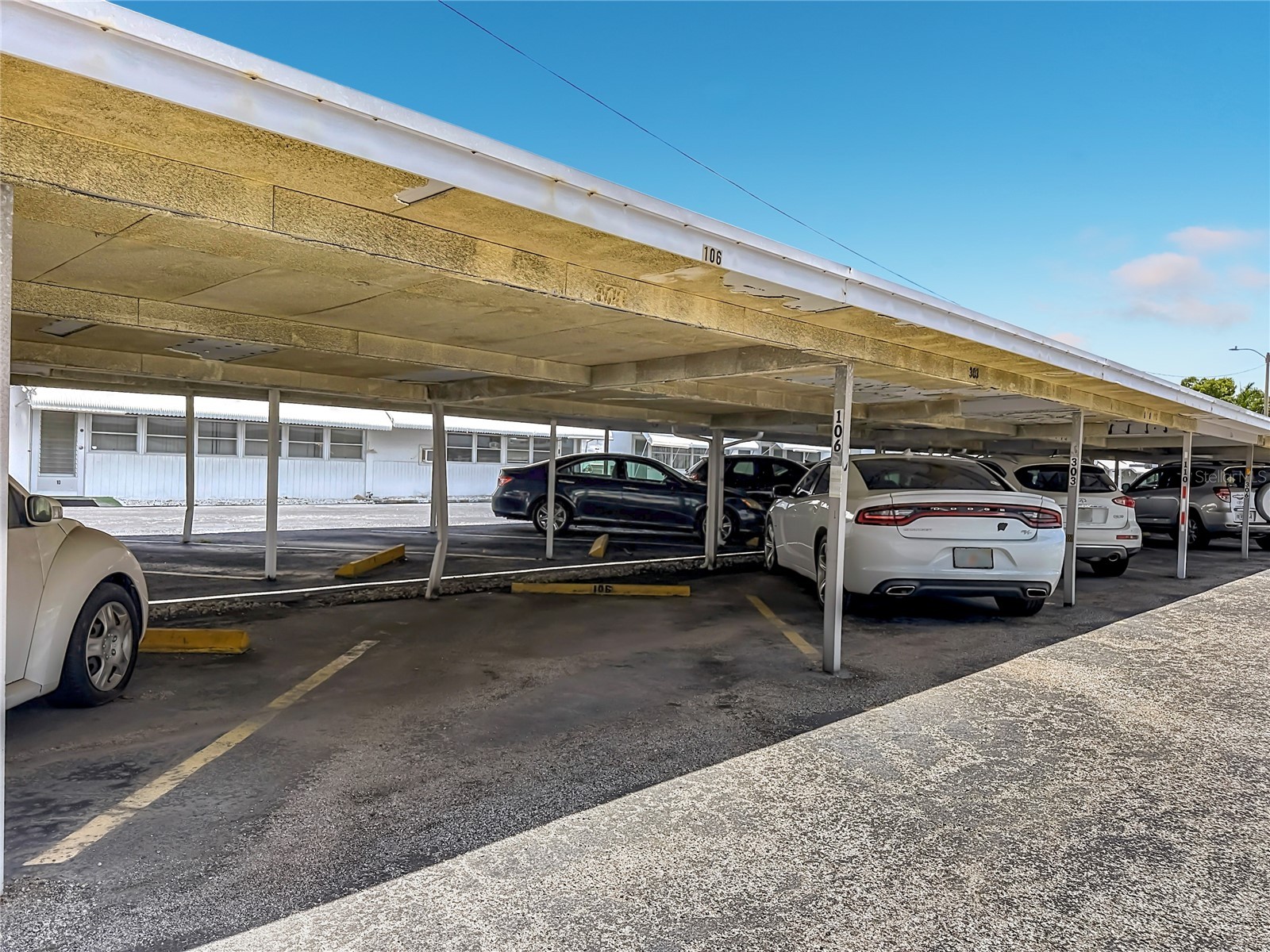 1900 59th Avenue N #106 Saint Petersburg FL 33714 TB8505736 image35