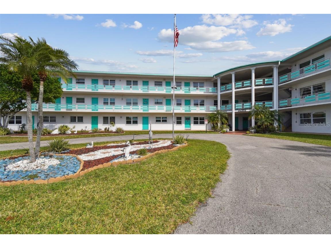 1900 59th Avenue N #108 Saint Petersburg FL 33714 TB8367015 image1