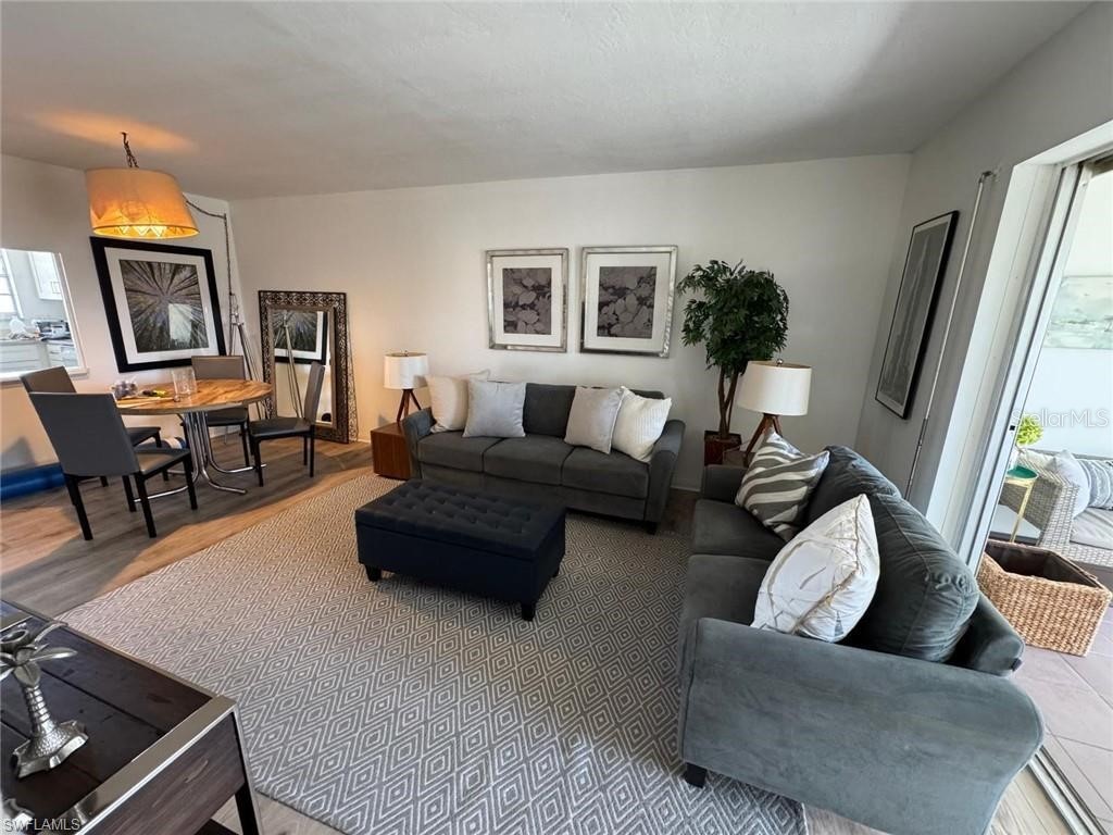 1900 Alamanda Drive #303 Naples FL 34102 C7513015 image4