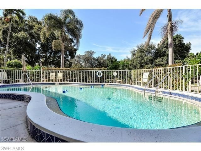 1900 Alamanda Drive #305 Naples FL 34102 C7513016 image2