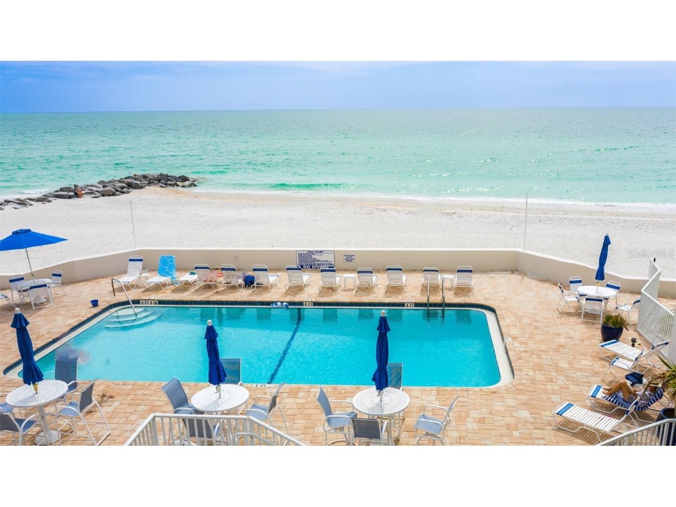 1900 Benjamin Franklin Drive #3 Sarasota FL 34236 A4650732 image1