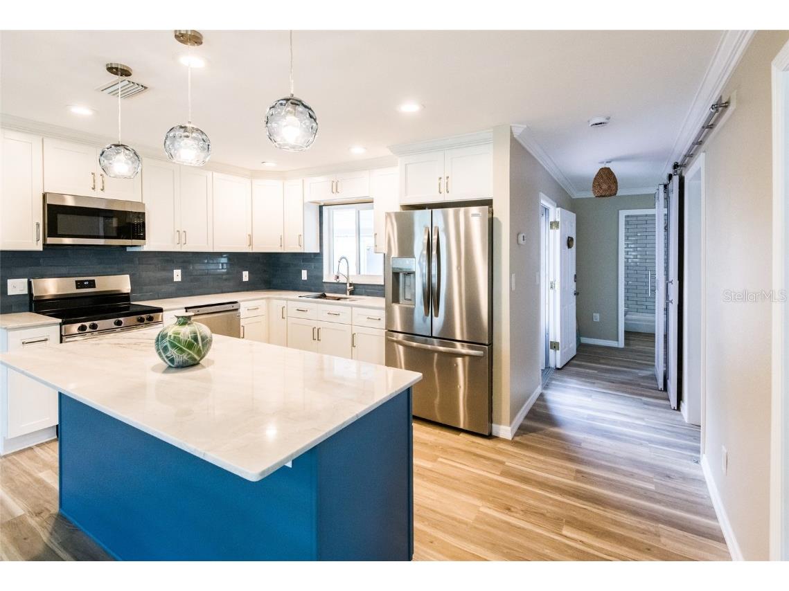 1900 Benjamin Franklin Drive #3 Sarasota FL 34236 A4650732 image6