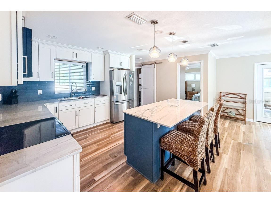 1900 Benjamin Franklin Drive #3 Sarasota FL 34236 A4650732 image7