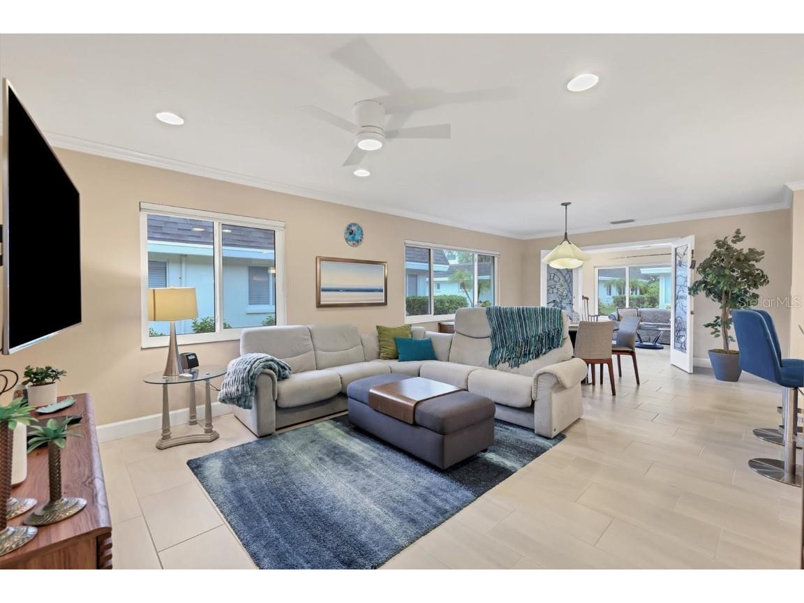 1900 Benjamin Franklin Drive #V-15 Sarasota FL 34236 A4621429 image10