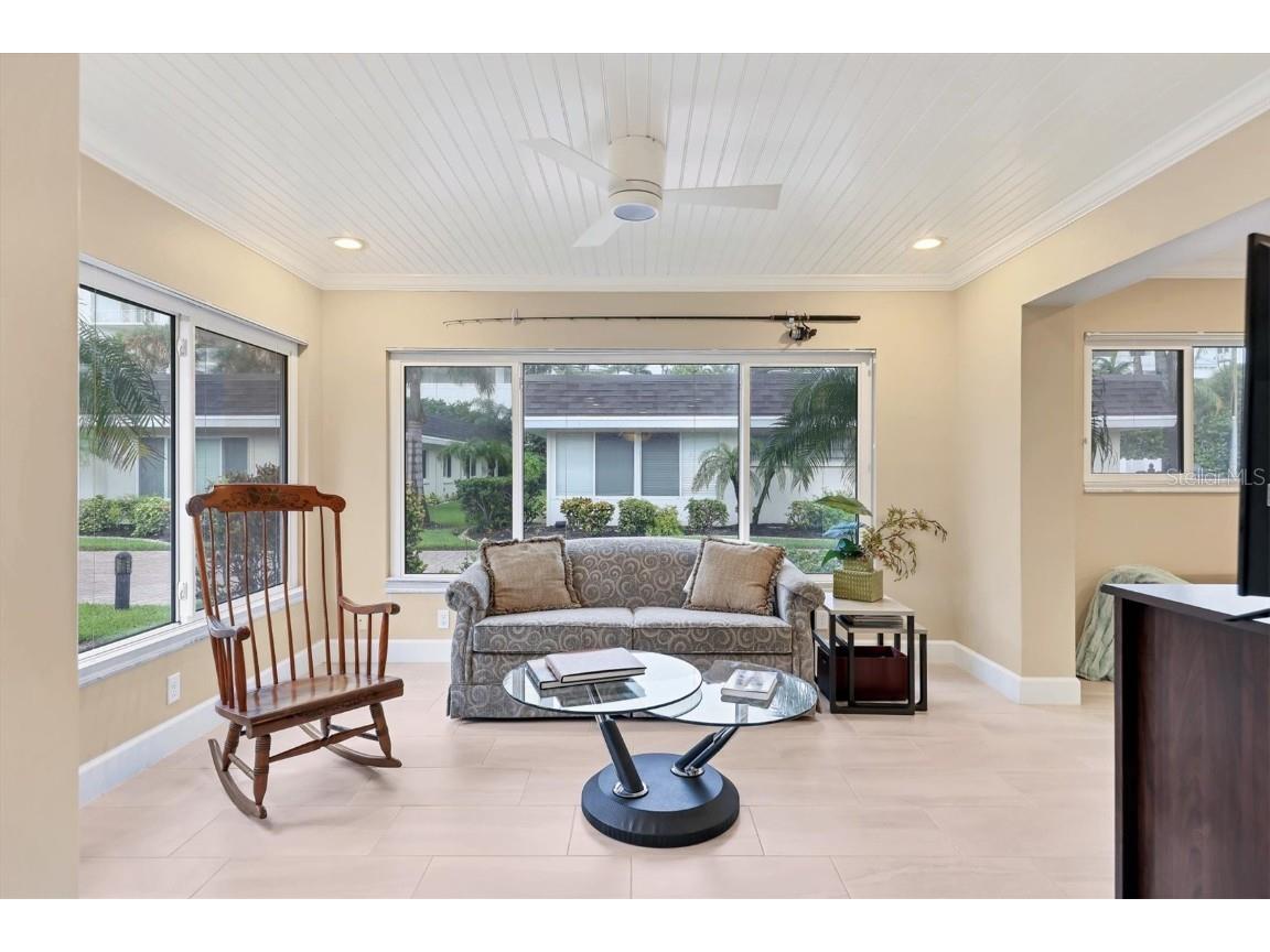 1900 Benjamin Franklin Drive #V-15 Sarasota FL 34236 A4621429 image15