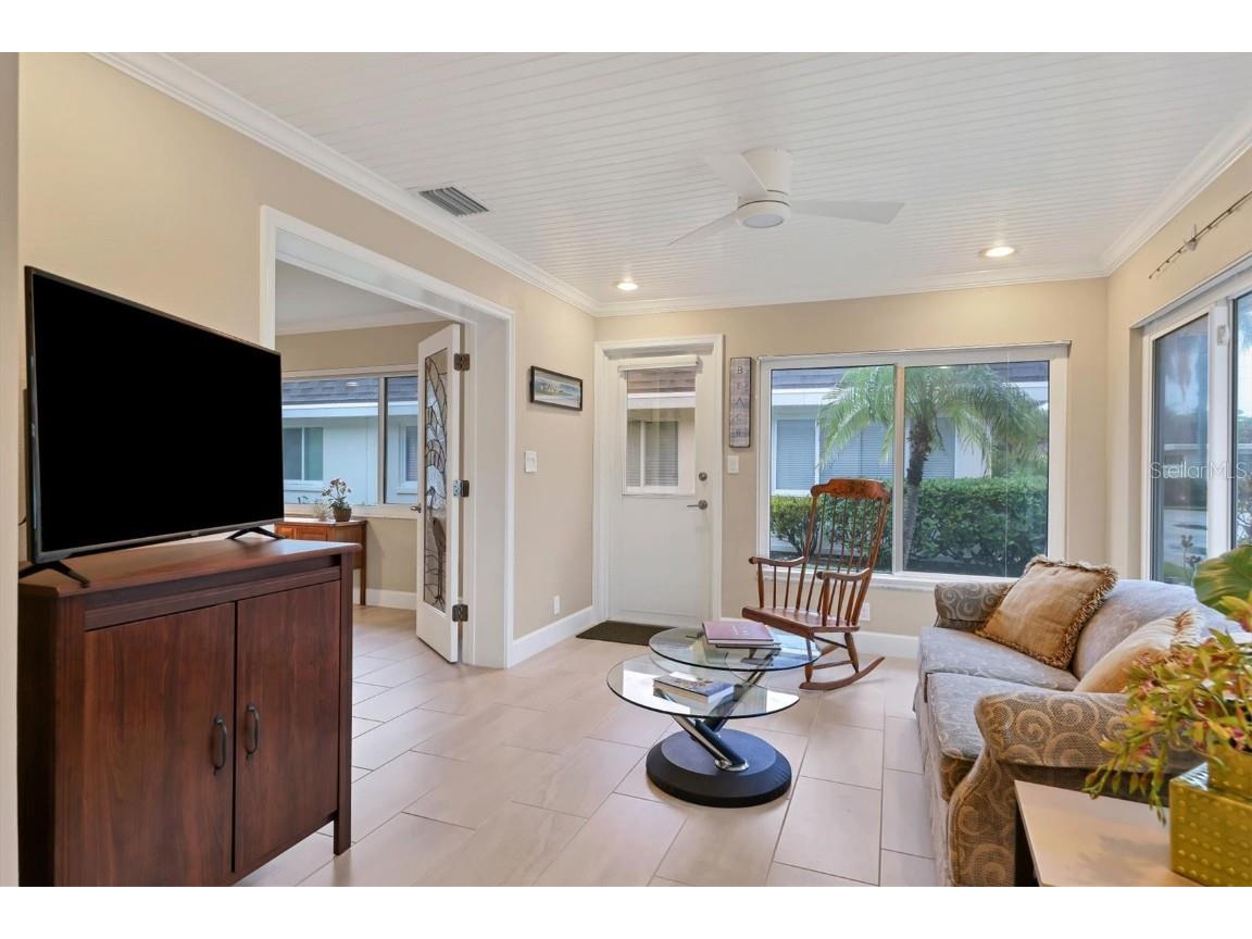 1900 Benjamin Franklin Drive #V-15 Sarasota FL 34236 A4621429 image16